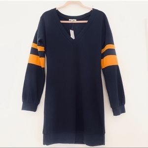 Sporty varsity sleeve v neck long sleeve dress